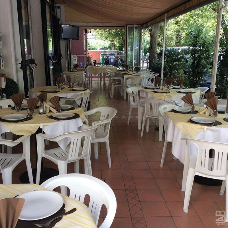 Hotel Granada Cattolica Exterior foto