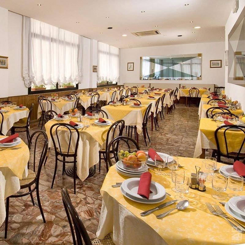 Hotel Granada Cattolica Exterior foto