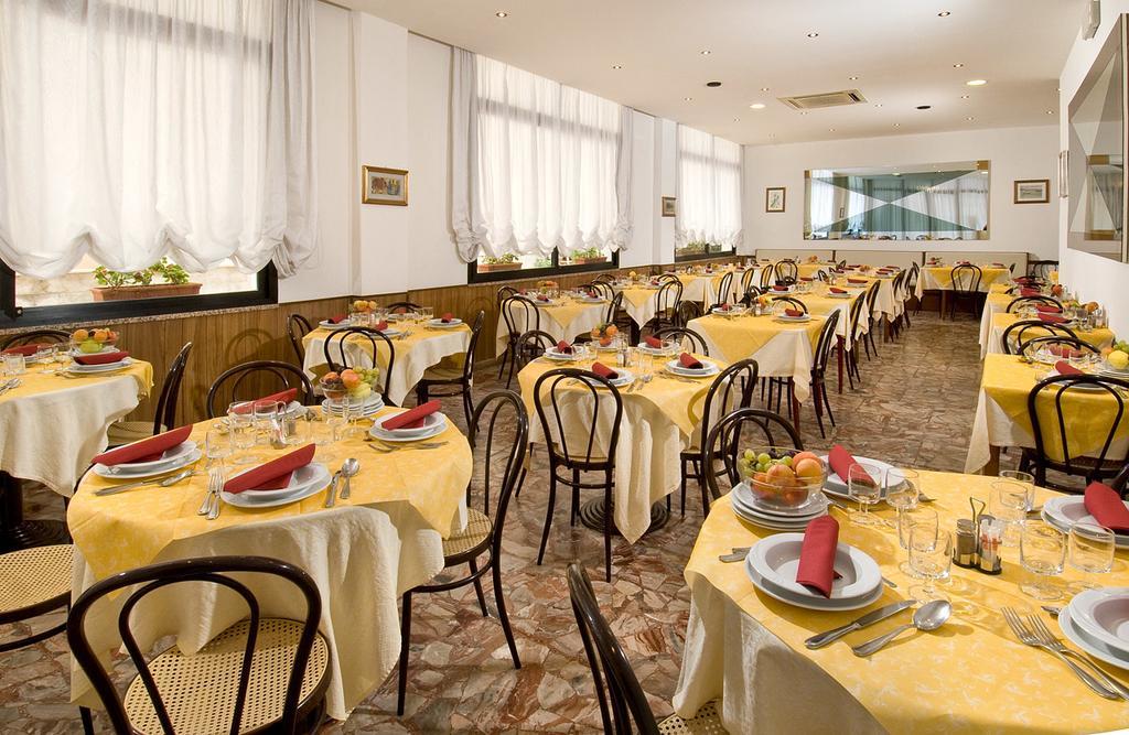 Hotel Granada Cattolica Exterior foto